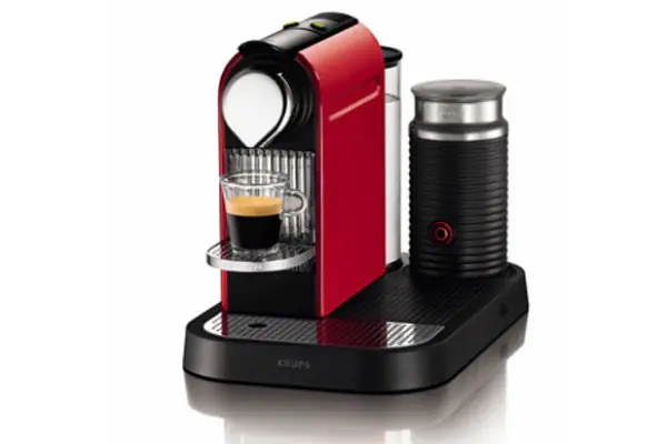 Ocasión Especial Cafetera Nespresso Krups XN7106P4 + 40 Euros en Café
