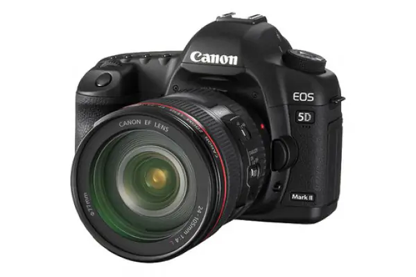 Oferta De Temporada Camara Canon EOS5D MARK II + Objetivo EF24-105